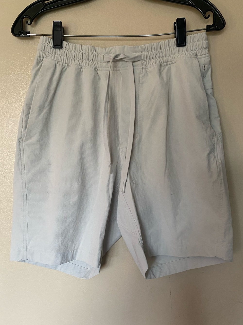 Lululemon Bowline Short *8" Cream Men's Athletic Drawstring Shorts